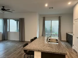 Photo #4: 2541321 Listing 