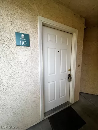 Photo #1: 2541359 Listing 