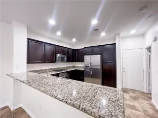 Photo #6: 2541366 Listing