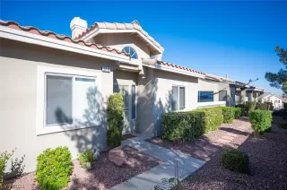 Photo #4: 2541389 Listing