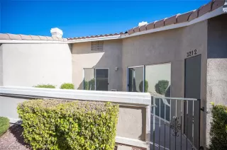 Photo #5: 2541389 Listing