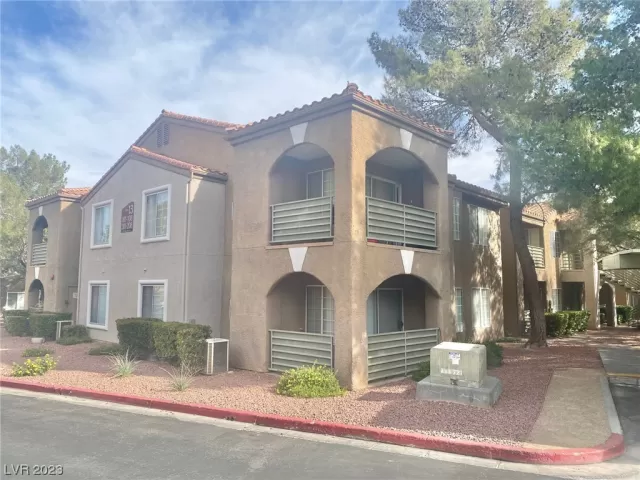 MLS: 2541403 Condo For Sale