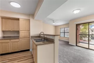 Photo #3: 2541409 Listing