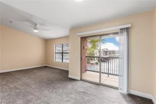 Photo #5: 2541409 Listing