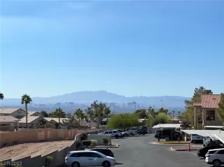 Photo #2: 2541444 Listing