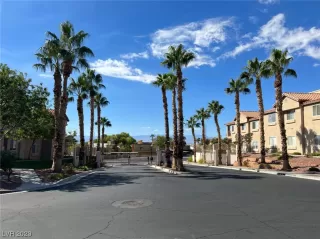 Photo #3: 2541444 Listing