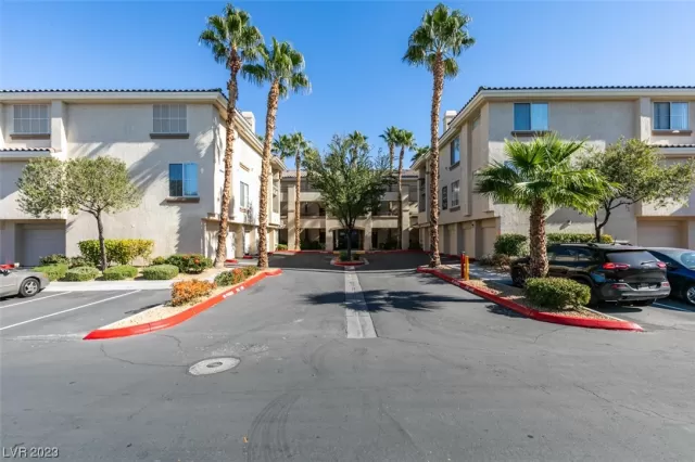 MLS: 2541449 Condo For Sale