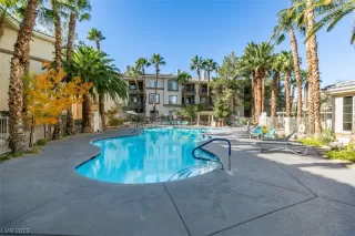 Photo #2: 2541449 Listing