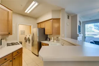 Photo #6: 2541449 Listing