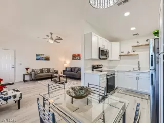 Photo #3: 2541543 Listing