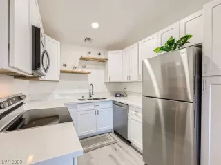 Photo #4: 2541543 Listing