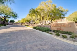 Photo #1: 2541584 Listing