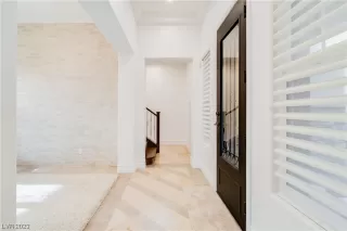 Photo #5: 2541584 Listing