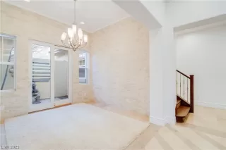 Photo #6: 2541584 Listing