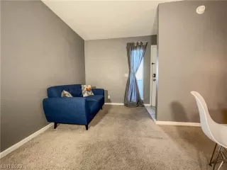 Photo #6: 2541609 Listing