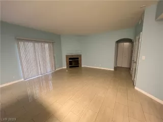 Photo #1: 2541639 Listing 