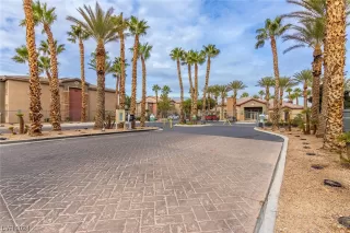 Photo #1: 2541653 Listing