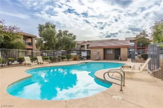 Photo #2: 2541653 Listing