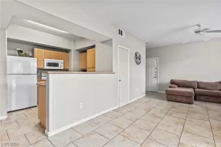 Photo #6: 2541653 Listing