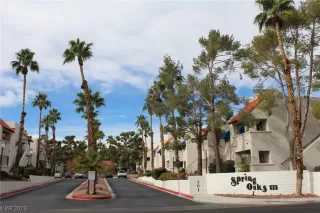 Photo #2: 2541659 Listing