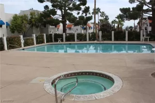 Photo #5: 2541659 Listing