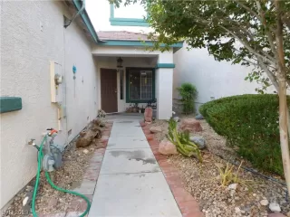 Photo #1: 2541676 Listing