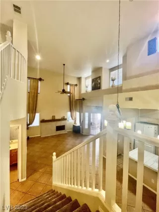 Photo #4: 2541676 Listing