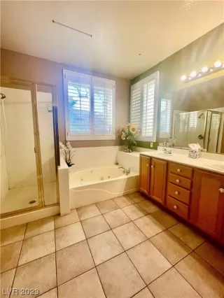 Photo #6: 2541676 Listing