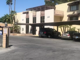 Photo #1: 2541692 Listing