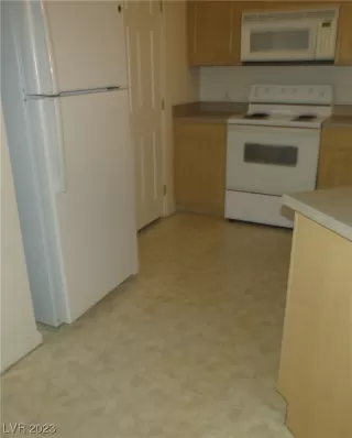 Photo #5: 2541748 Listing 