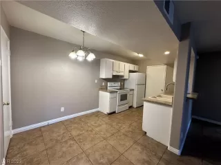 Photo #5: 2541755 Listing 