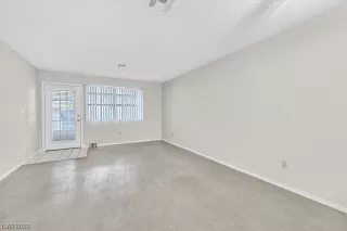 Photo #3: 2541773 Listing