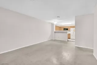 Photo #4: 2541773 Listing