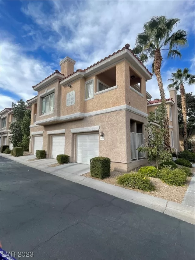 MLS: 2541795 Condo For Sale