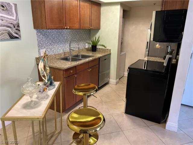 MLS: 2541796 Condo For Sale