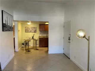 Photo #4: 2541796 Listing