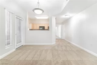 Photo #4: 2541797 Listing