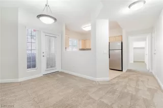 Photo #6: 2541797 Listing