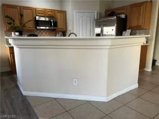 Photo #6: 2541810 Listing