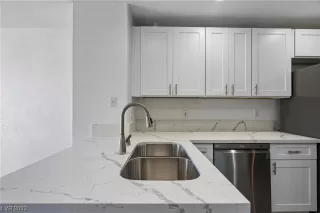 Photo #1: 2541821 Listing