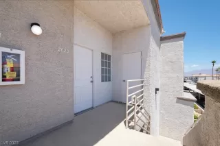 Photo #3: 2541823 Listing