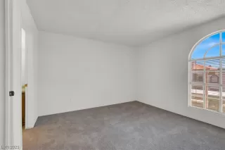 Photo #6: 2541823 Listing