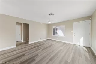 Photo #2: 2541859 Listing