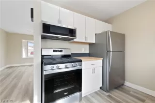 Photo #6: 2541859 Listing