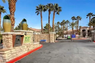 Photo #1: 2541880 Listing 