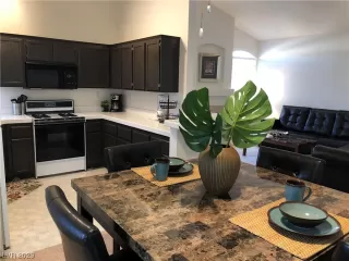 Photo #4: 2541880 Listing 