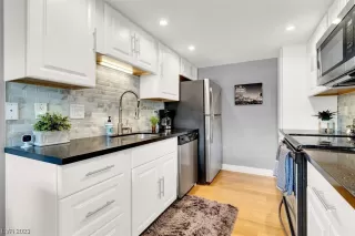 Photo #5: 2541892 Listing