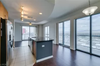 Photo #2: 2541912 Listing