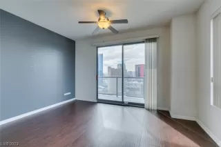 Photo #4: 2541912 Listing