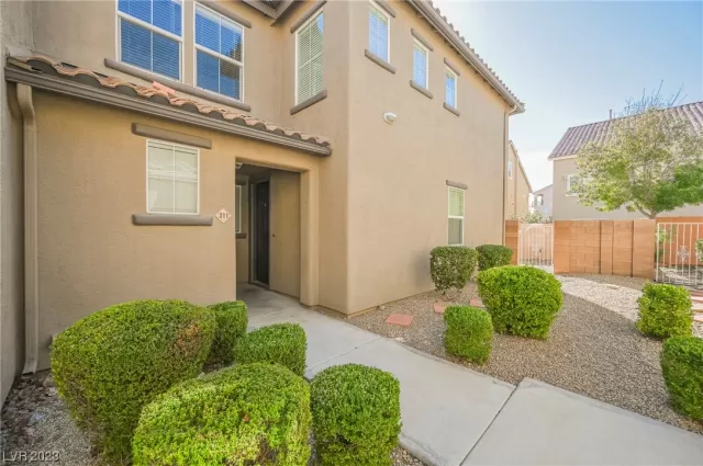 MLS: 2541918 Condo For Sale